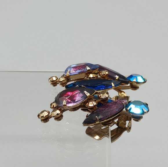 CELEBRITY VINTAGE 💙 CLIP ON EARRINGS - Picture 5 of 8